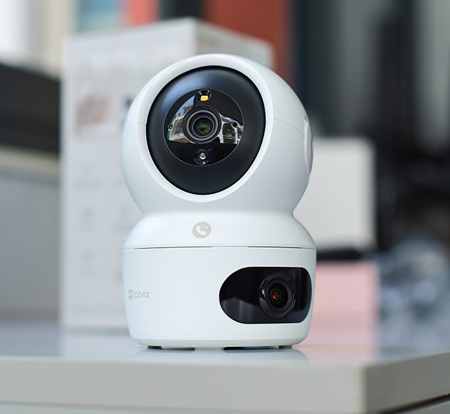 Camera Trong Nhà Ezviz H7C Ống Kính Kép 4MP+4MP: Bảo Vệ Gia Đình Bạn